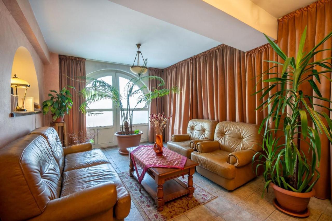 Villa-hotel Escala Hotel 4*