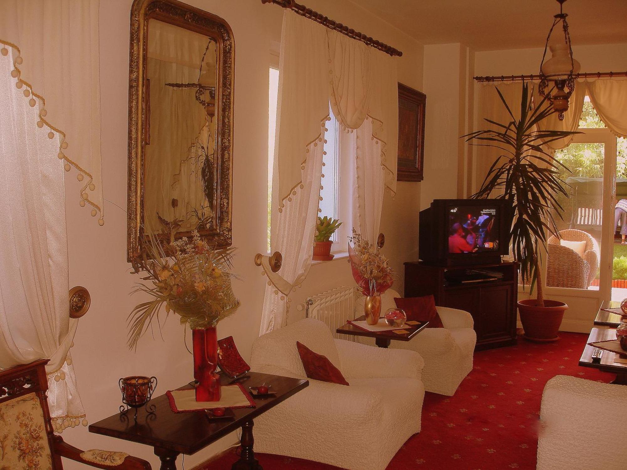 Villa-hotel Escala Hotel 4*