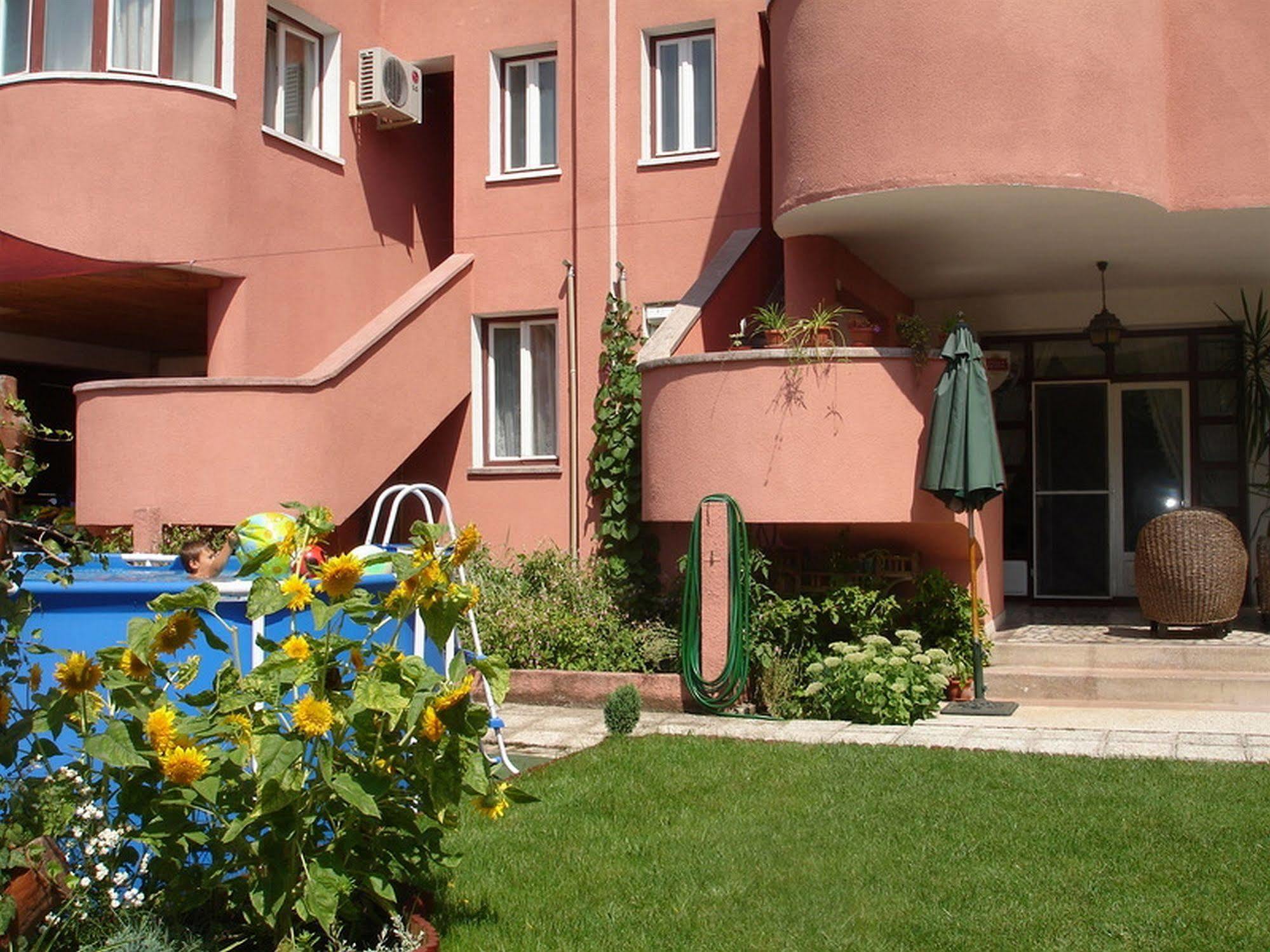 Villa-hotel Escala Hotel