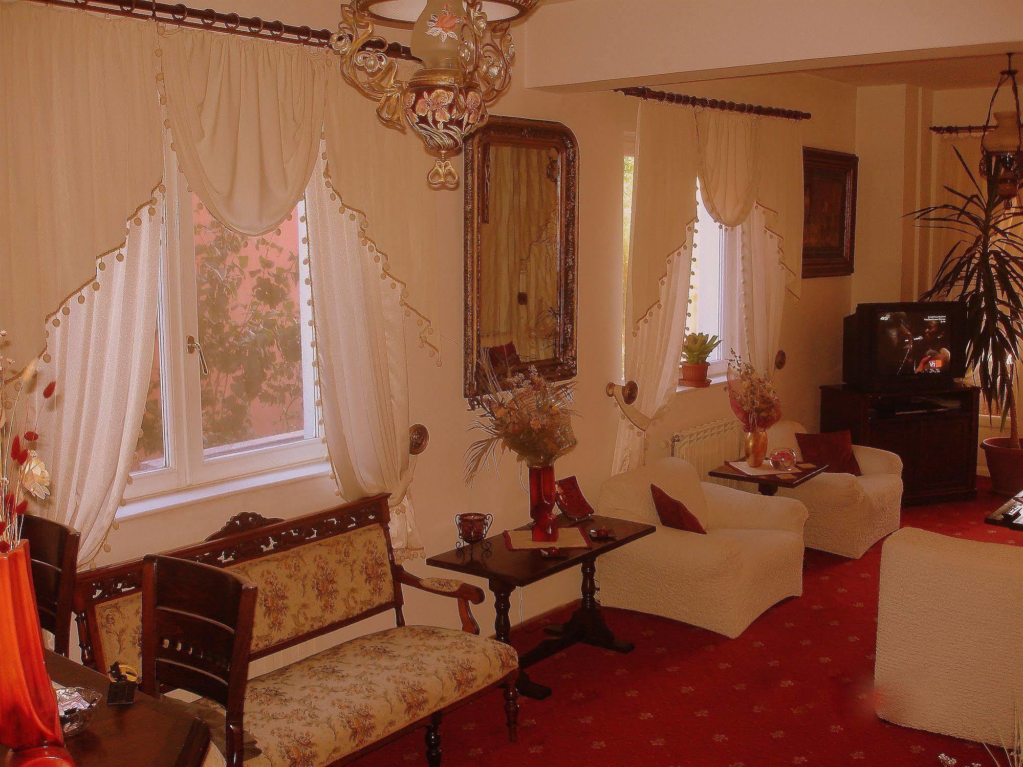 Villa-hotel Escala 4*